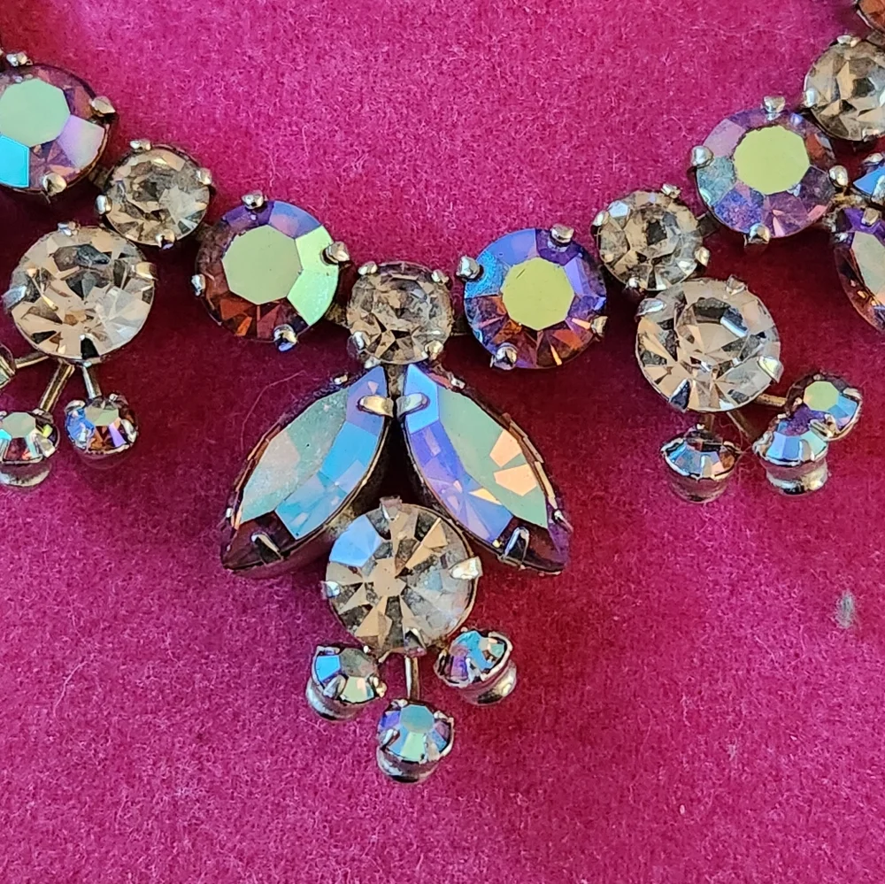 Sherman crystal necklace features blue, pink, purple, brown aurora borealis - Picture 5 of 11